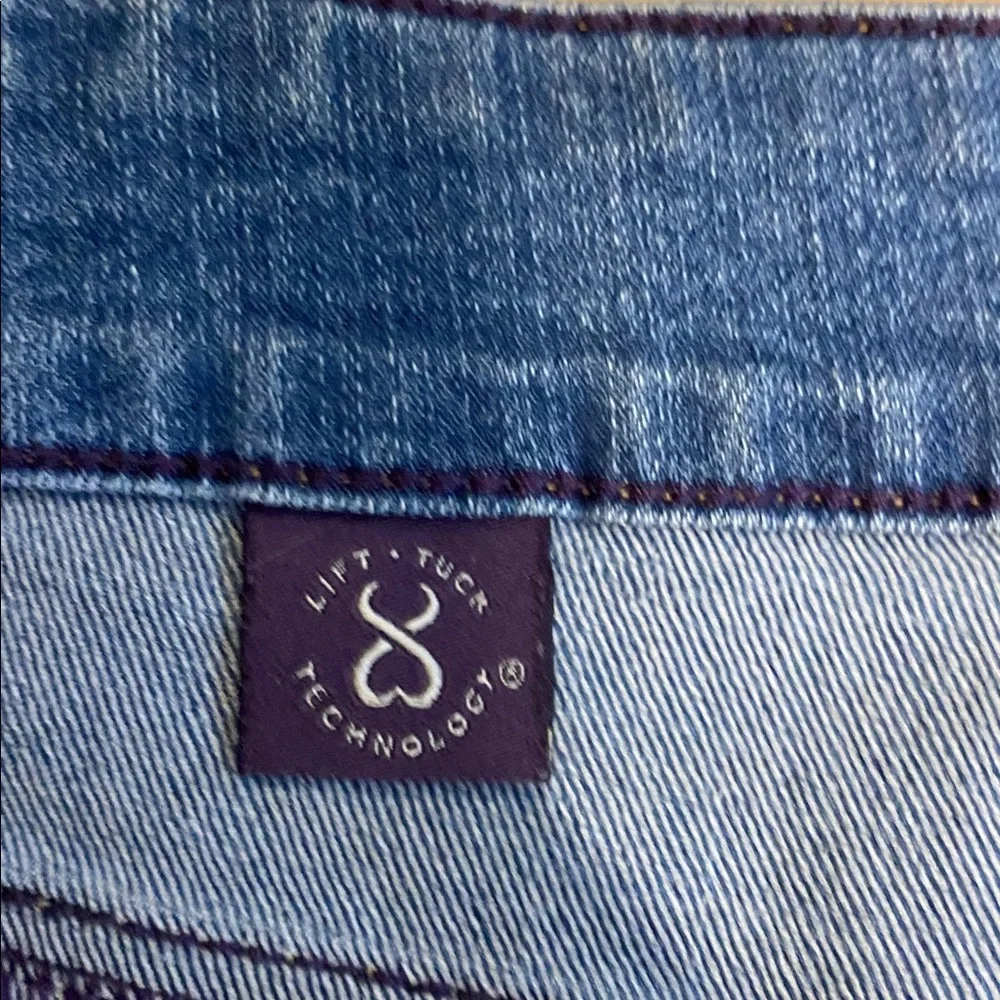 NYDJ (Not Your Daughter’s Jeans); size 14 & Crown&Ivy top - Picture 5 of 7